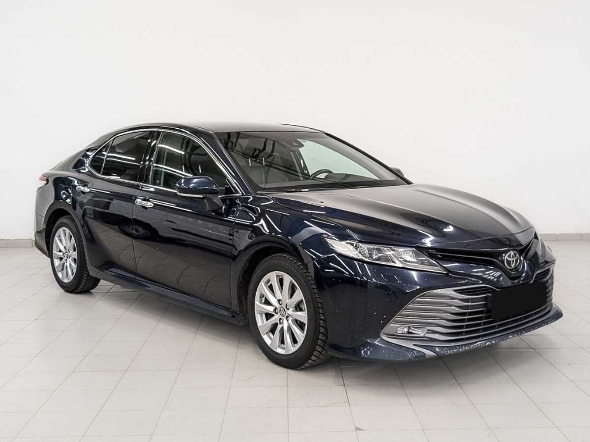 Б/У Тойота Камри 2018 года. Фото: #2