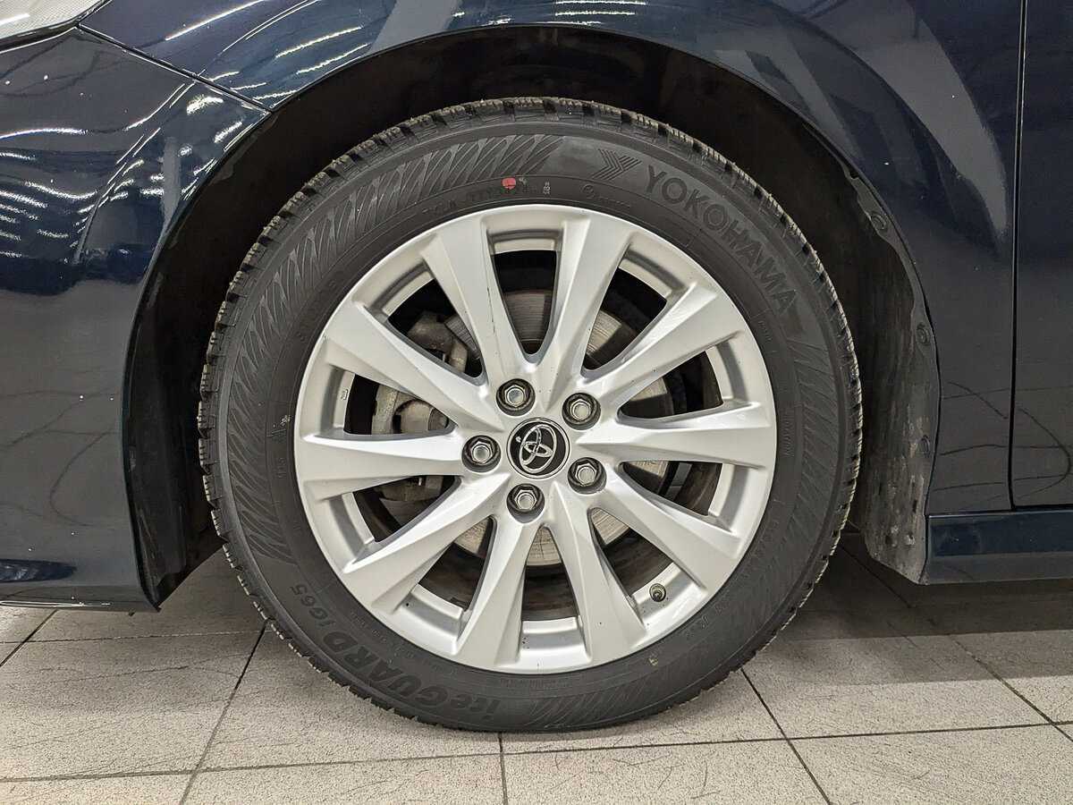 Б/У Тойота Камри 2018 года. Фото: #11