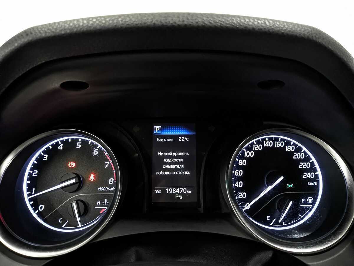 Б/У Тойота Камри 2018 года. Фото: #15