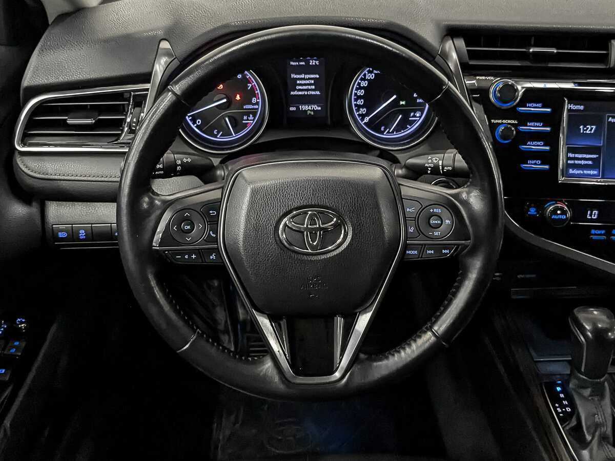 Б/У Тойота Камри 2018 года. Фото: #21