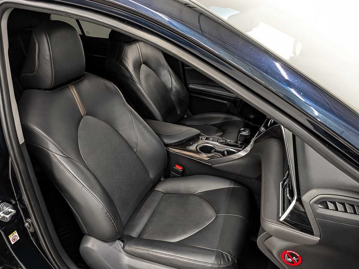 Б/У Тойота Камри 2018 года. Фото: #23