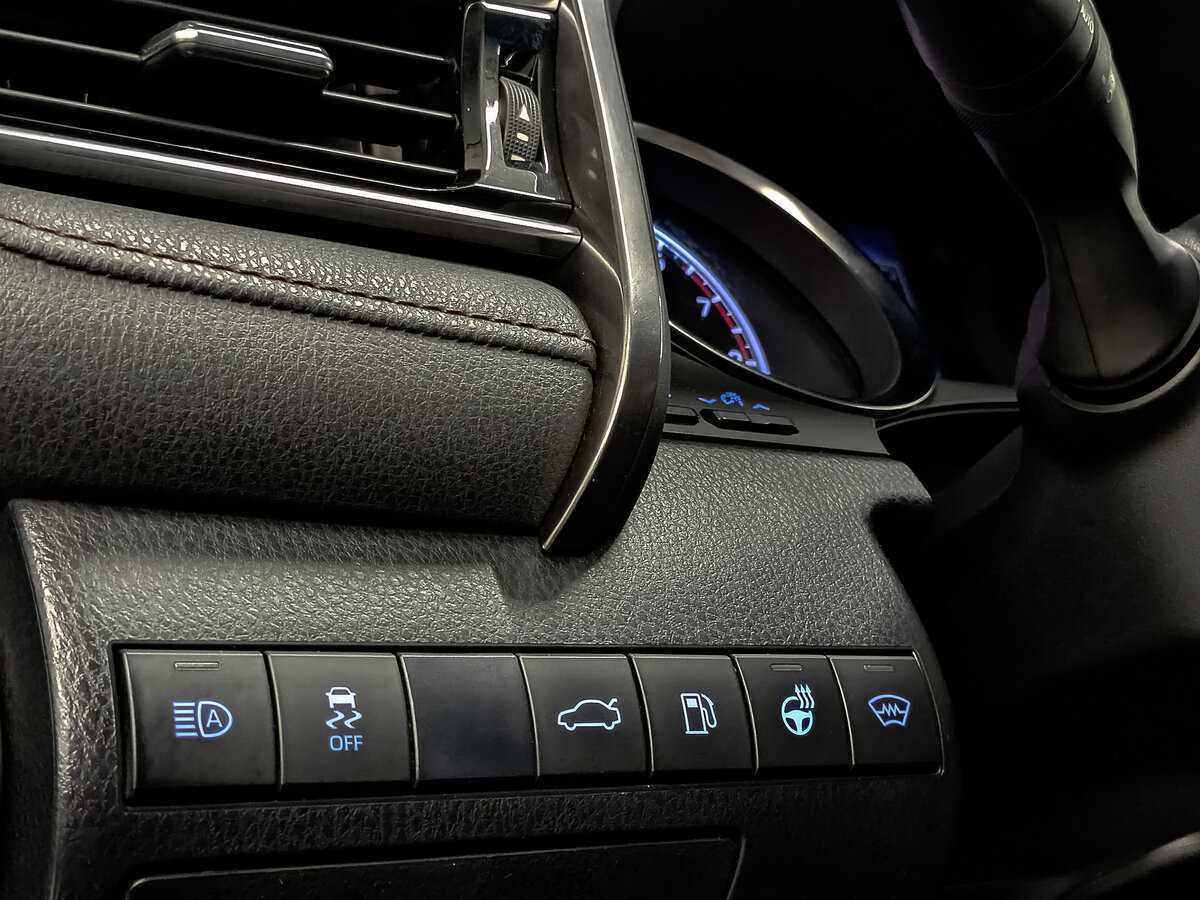 Б/У Тойота Камри 2018 года. Фото: #25