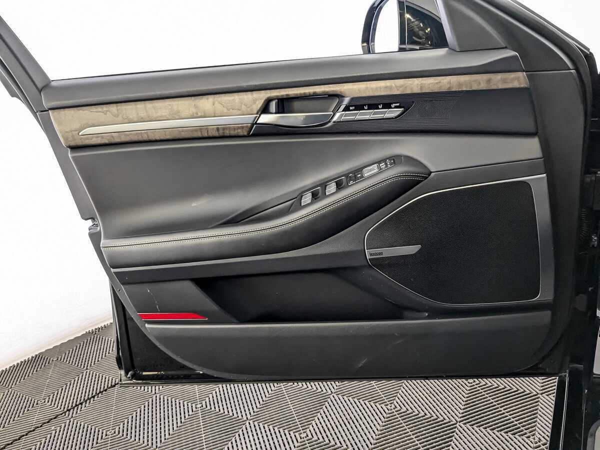 Б/У Генезис Г90 2020 года. Фото: #18