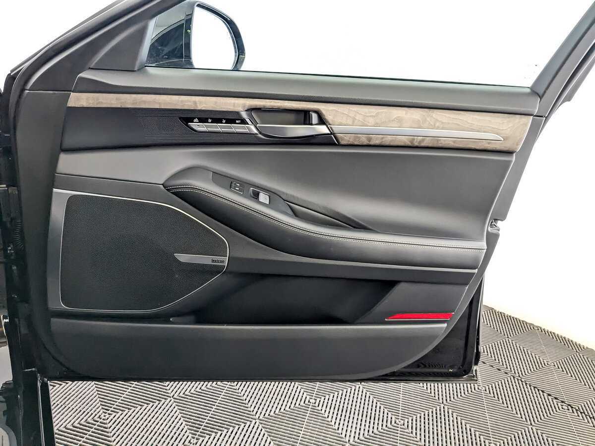 Б/У Генезис Г90 2020 года. Фото: #25