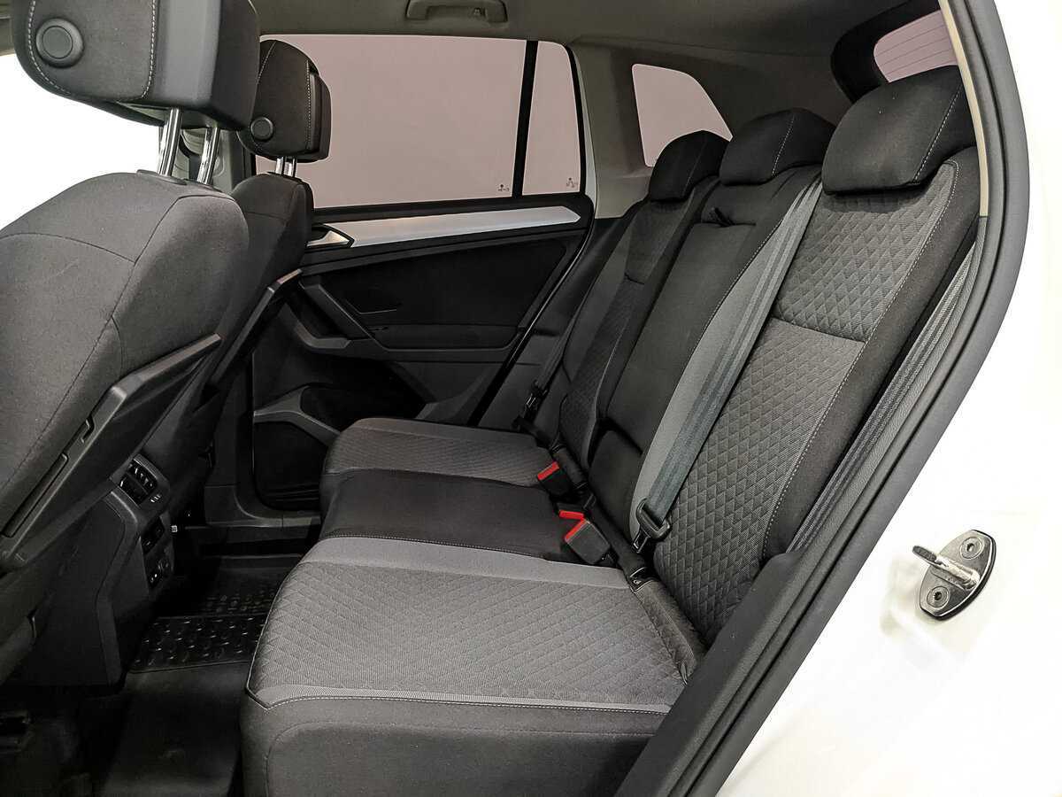 Б/У Фольксваген Тигуан 2020 года. Фото: #17