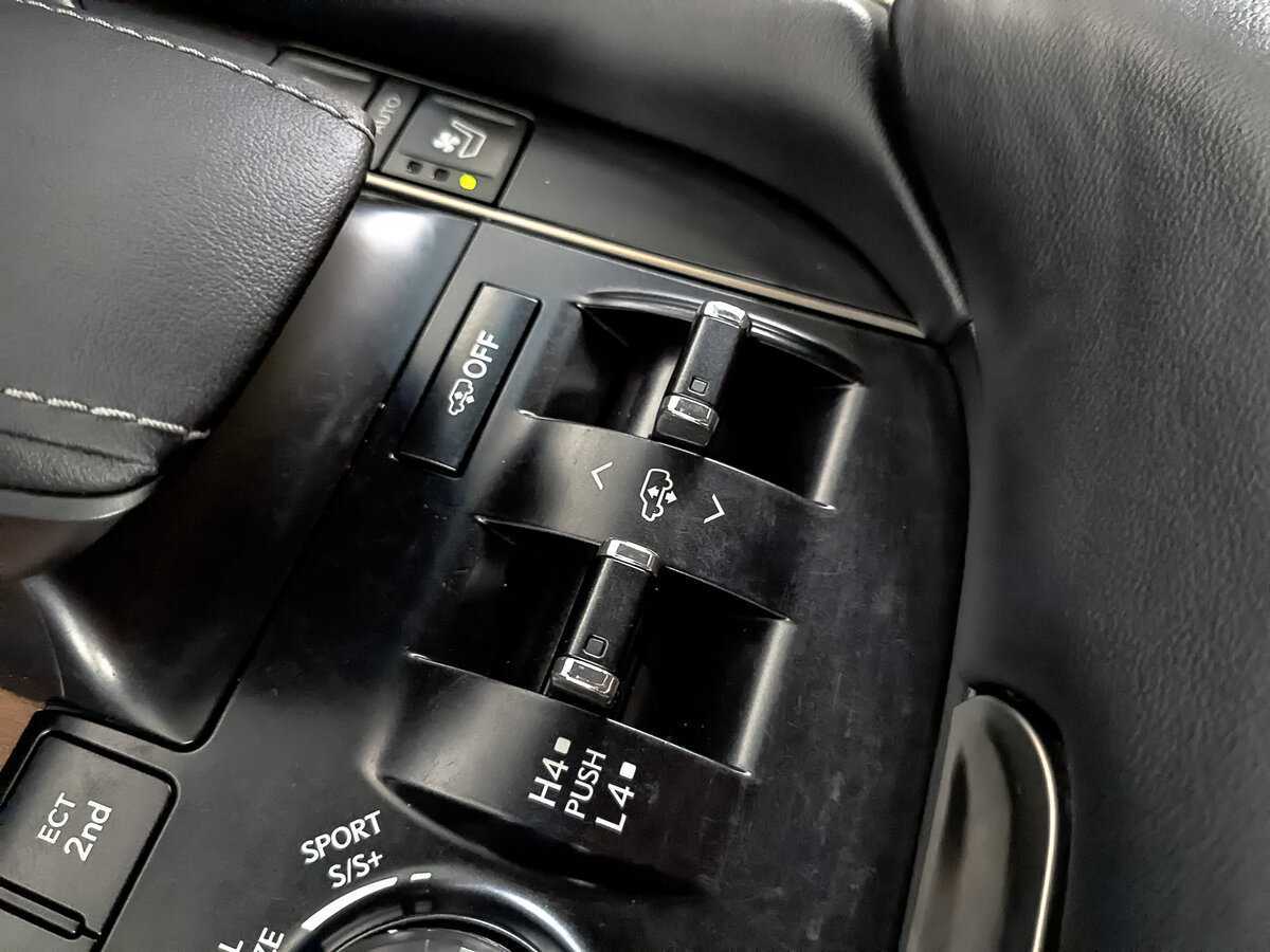 Б/У Лексус Л-Икс 2018 года. Фото: #27