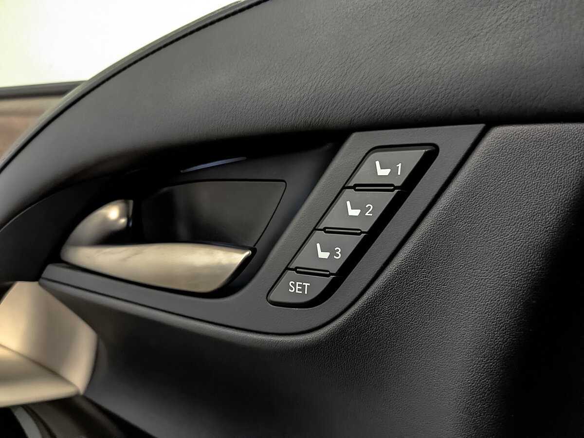 Б/У Лексус Л-Икс 2018 года. Фото: #29