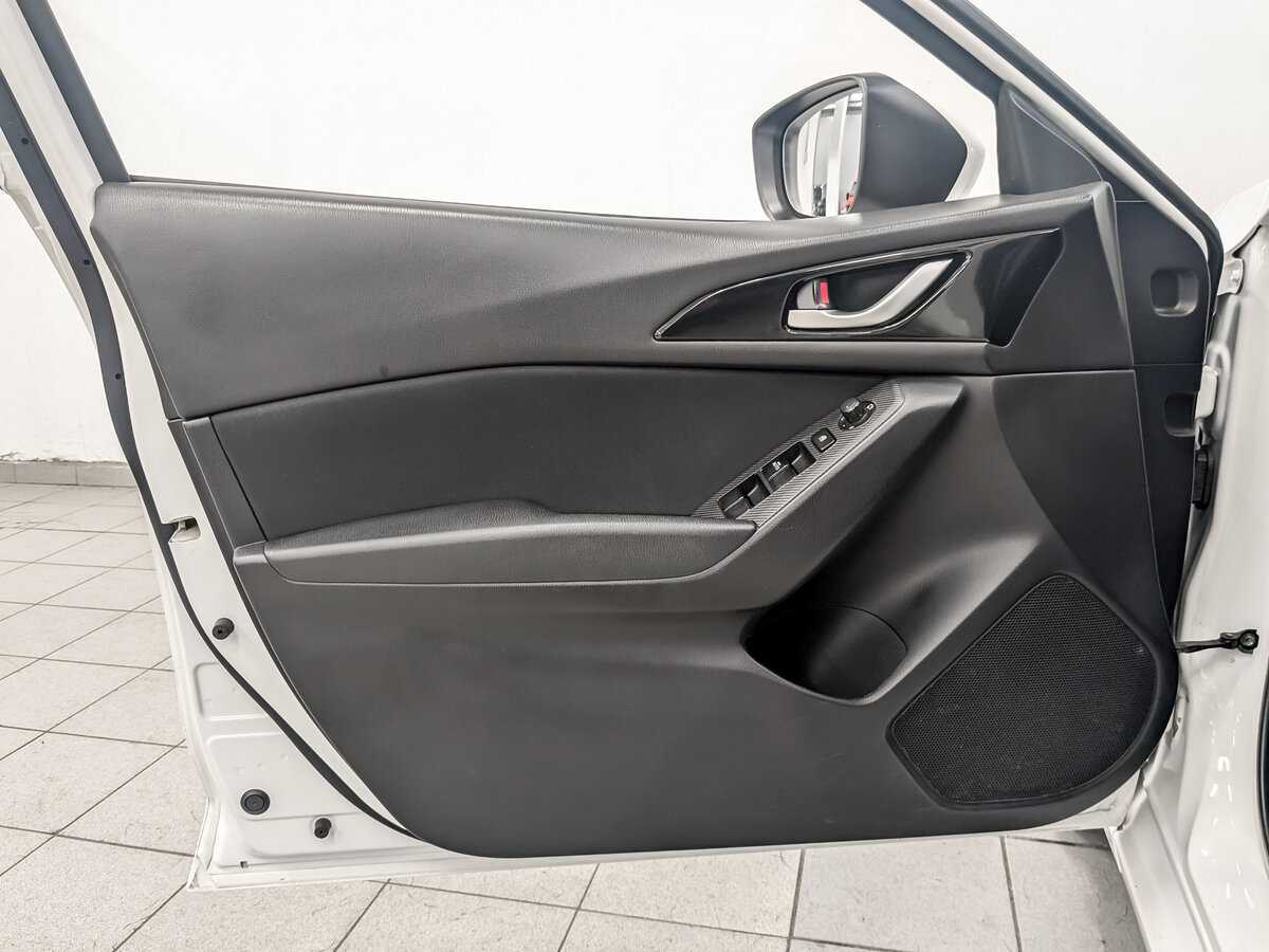 Б/У Мазда 3 2014 года. Фото: #18