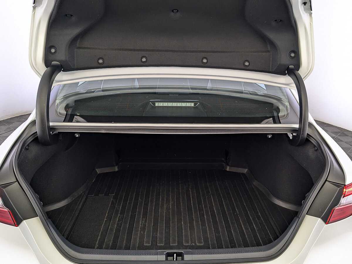 Б/У Тойота Камри 2021 года. Фото: #9