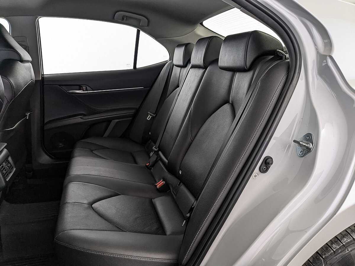 Б/У Тойота Камри 2021 года. Фото: #17