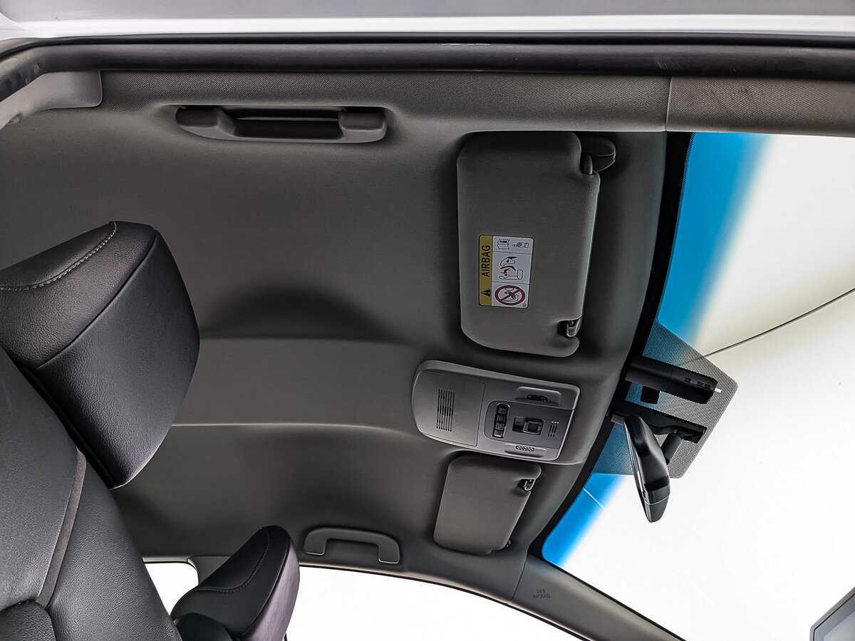 Б/У Тойота Камри 2021 года. Фото: #22