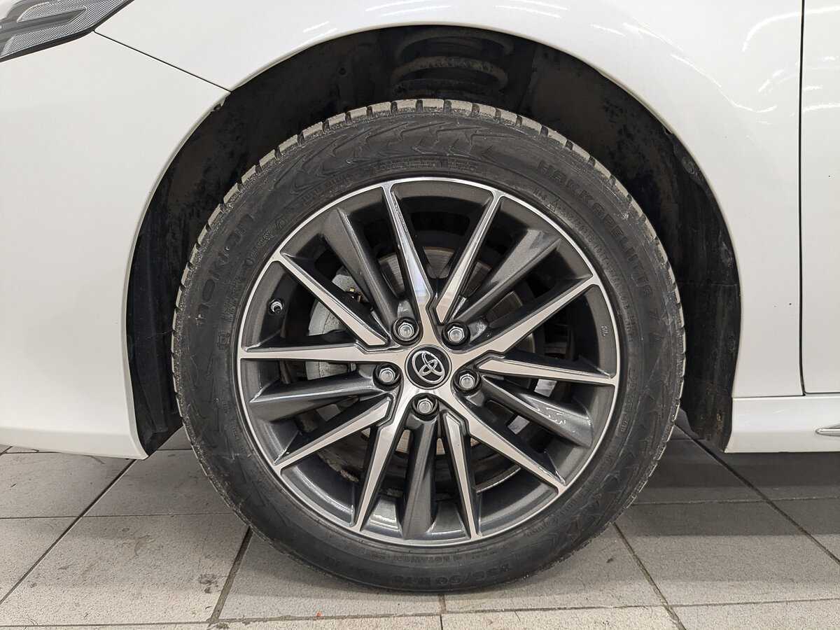 Б/У Тойота Камри 2023 года. Фото: #11