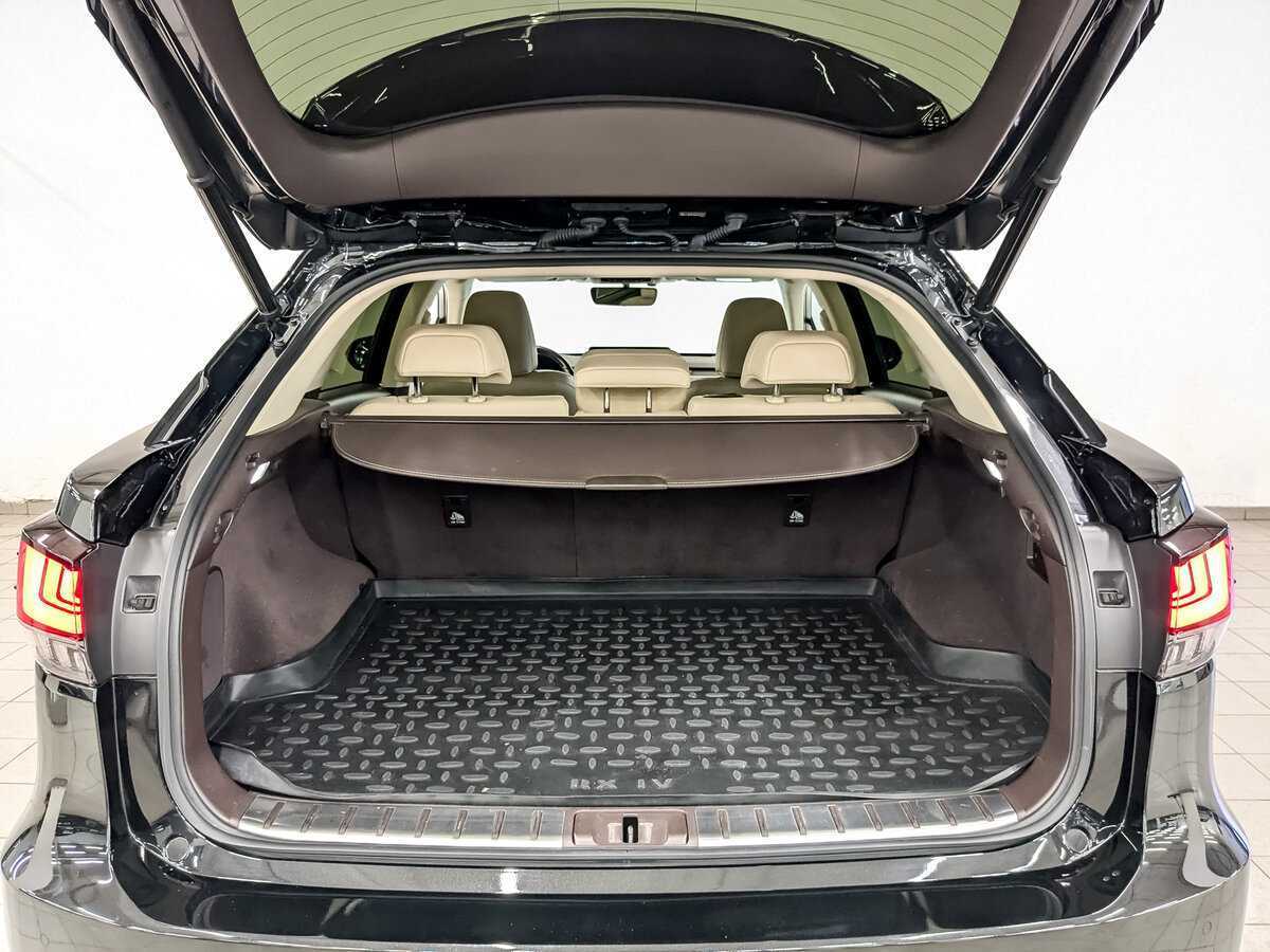 Б/У Лексус Р-Икс 2019 года. Фото: #9