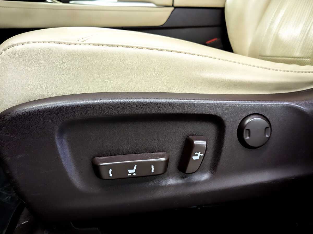 Б/У Лексус Р-Икс 2019 года. Фото: #20