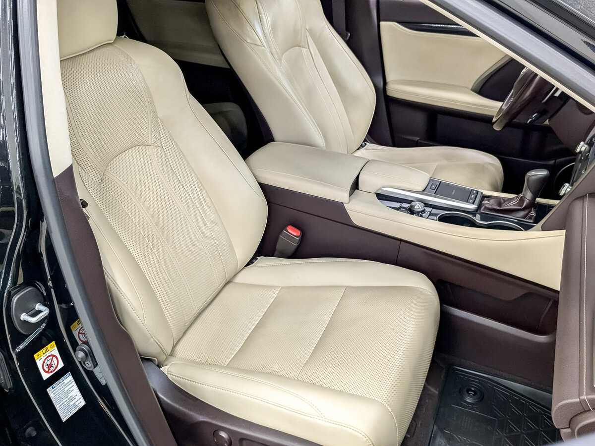 Б/У Лексус Р-Икс 2019 года. Фото: #23