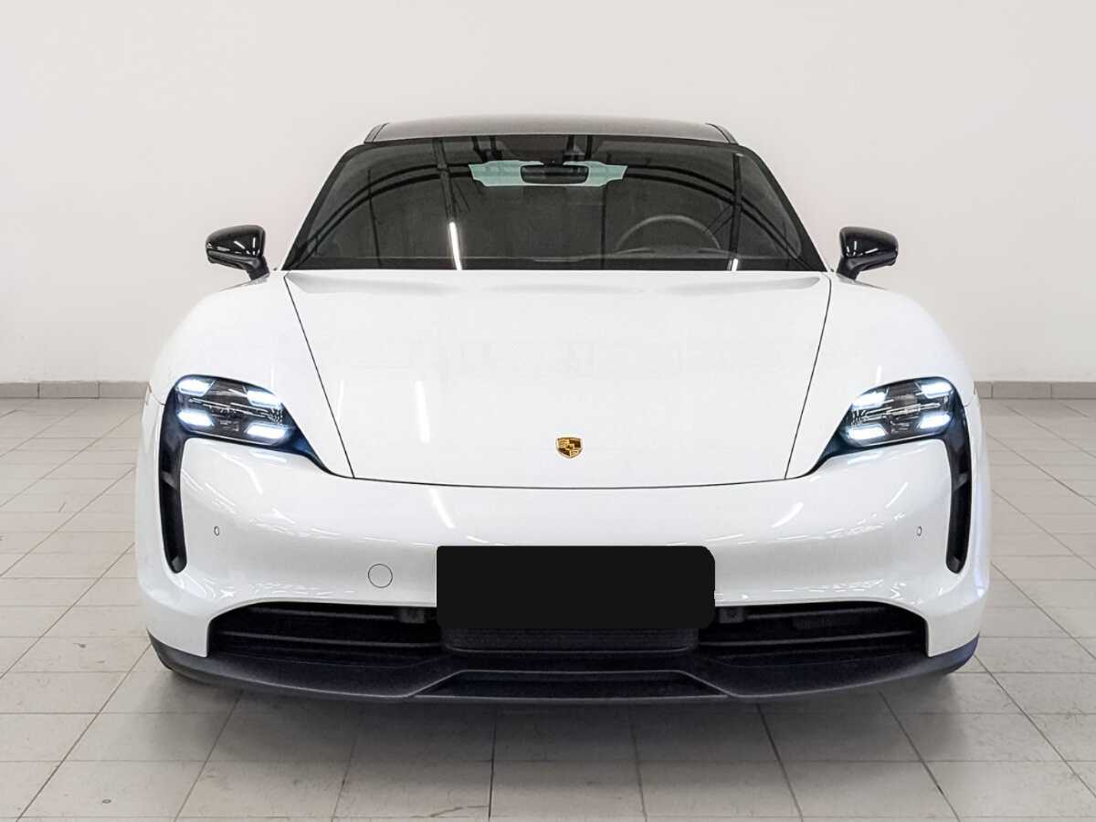 Б/У Порш Taycan 2021 года. Фото: #1