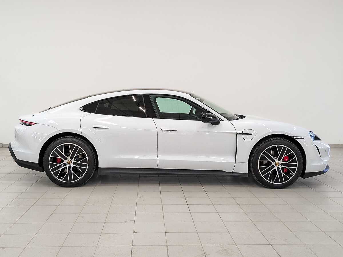 Б/У Порш Taycan 2021 года. Фото: #3