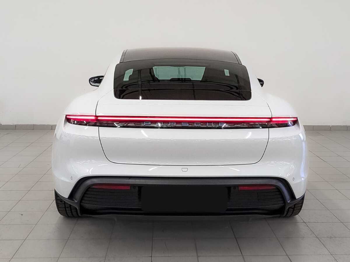 Б/У Порш Taycan 2021 года. Фото: #5