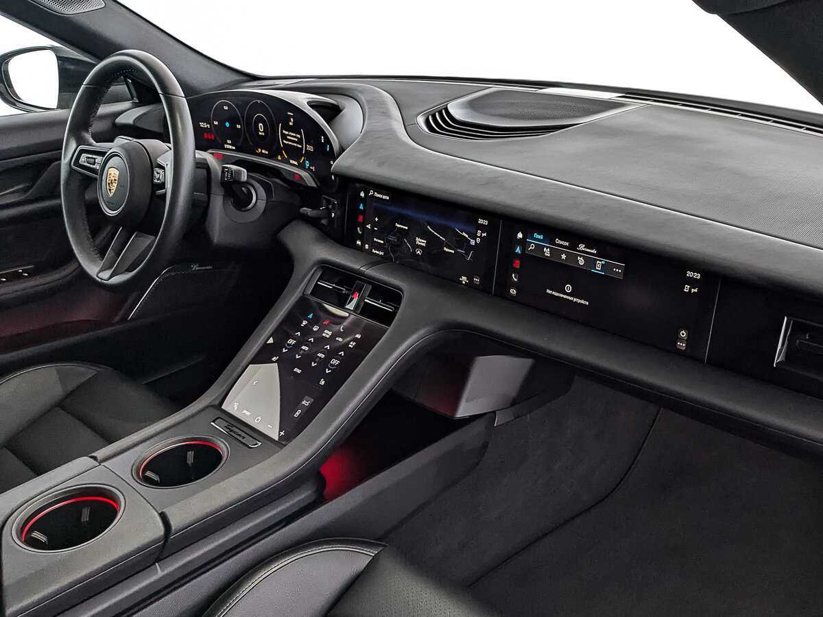 Б/У Порш Taycan 2021 года. Фото: #12