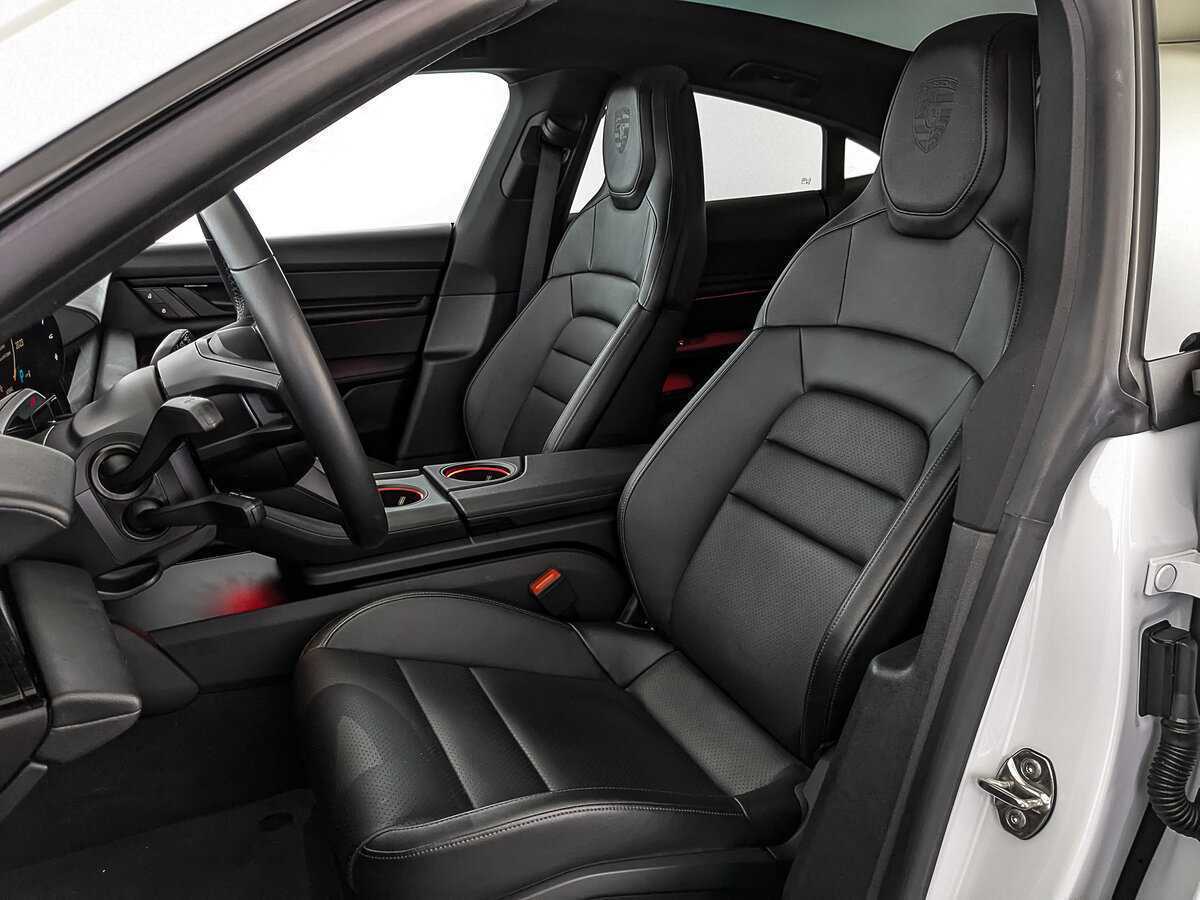 Б/У Порш Taycan 2021 года. Фото: #19