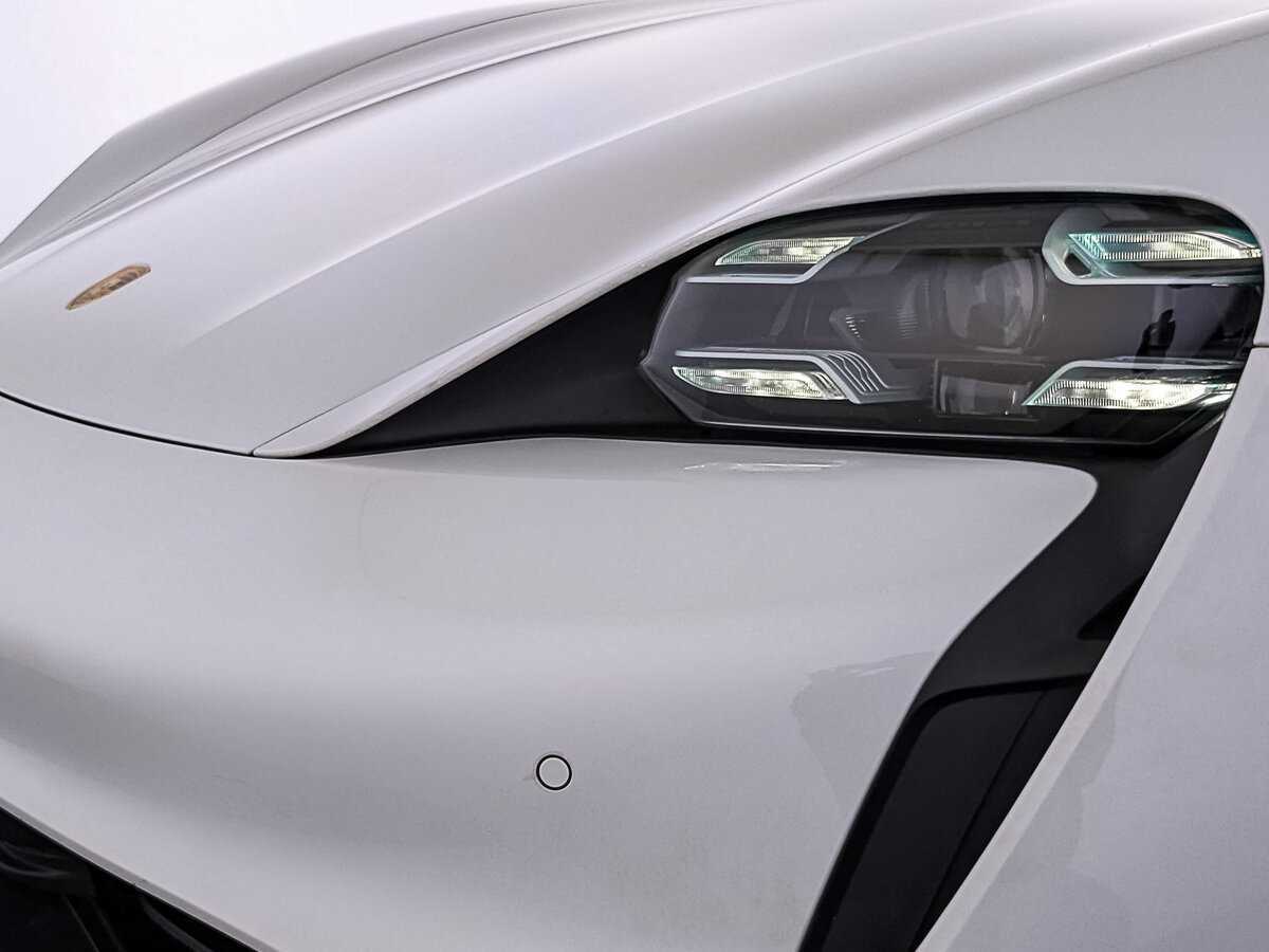 Б/У Порш Taycan 2021 года. Фото: #25