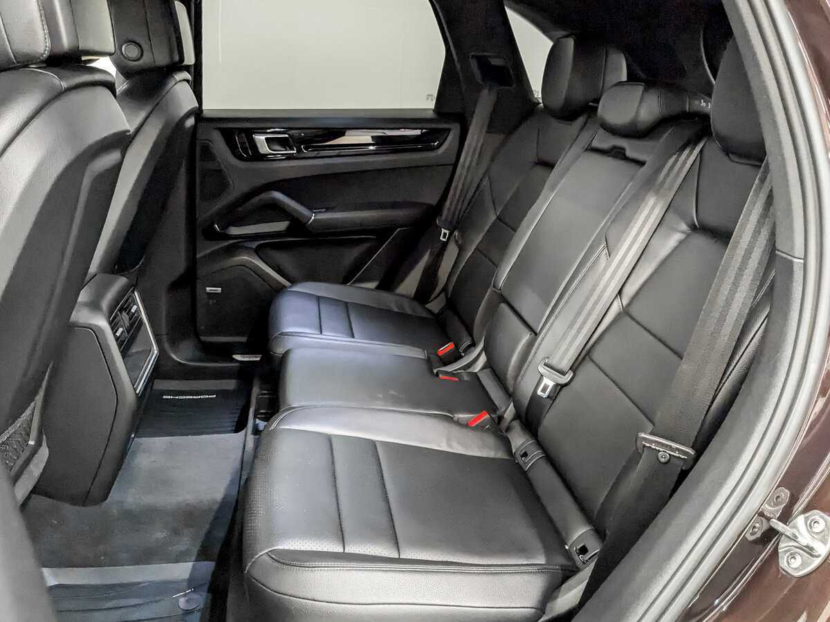 Б/У Порш Кайен 2018 года. Фото: #11