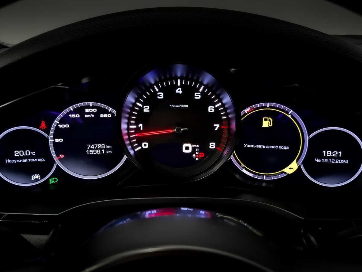 Б/У Порш Кайен 2018 года. Фото: #12