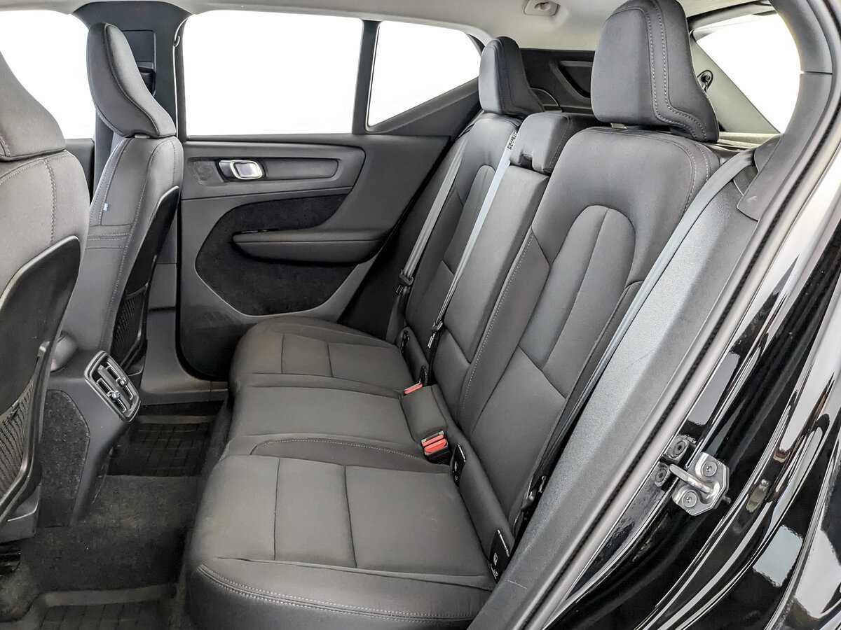 Б/У Вольво ИксЦ40 2021 года. Фото: #11