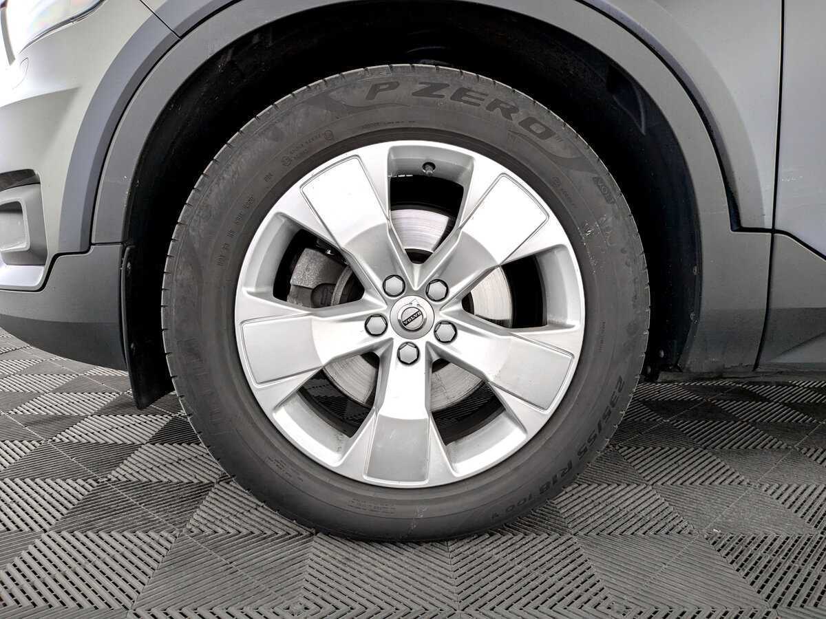 Б/У Вольво ИксЦ40 2021 года. Фото: #17