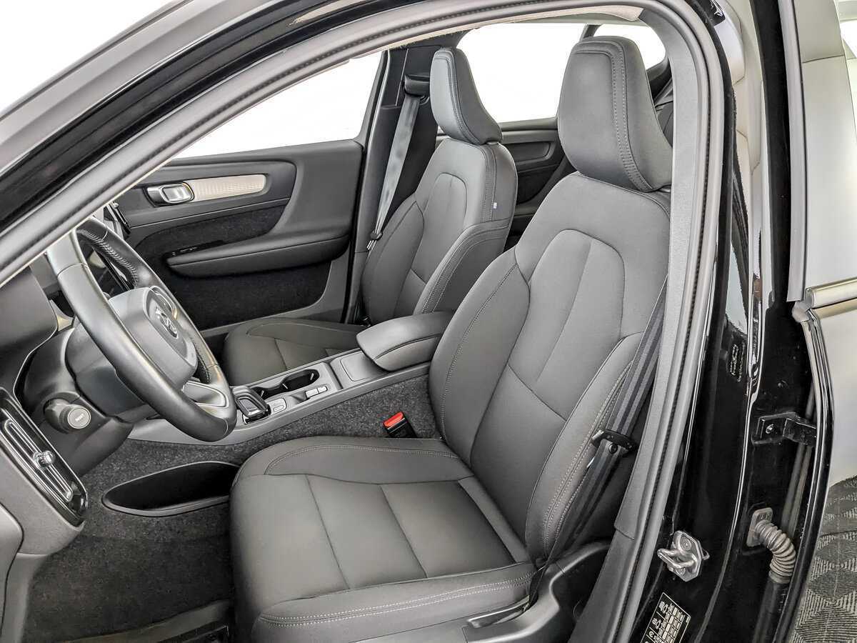 Б/У Вольво ИксЦ40 2021 года. Фото: #19