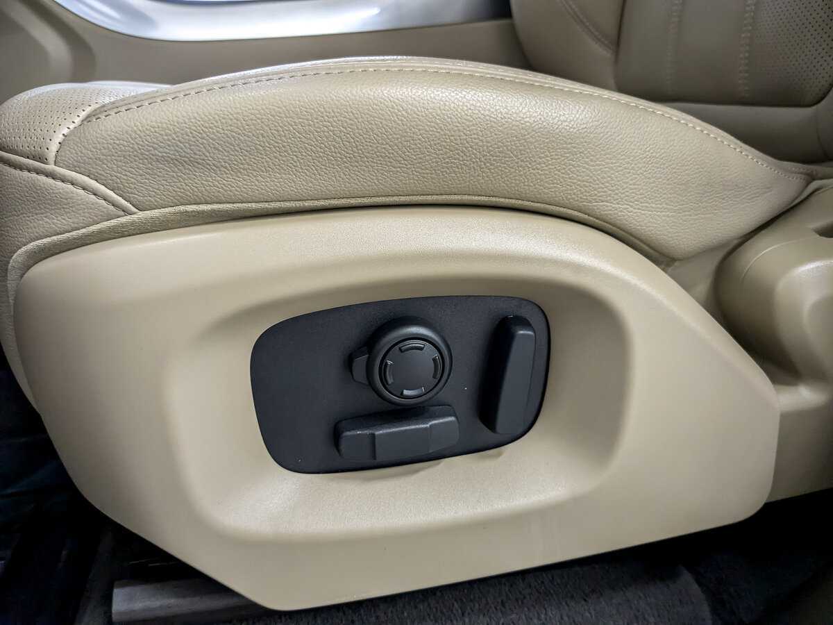 Б/У Лэнд Ровер Рэнж Ровер Спорт 2017 года. Фото: #19