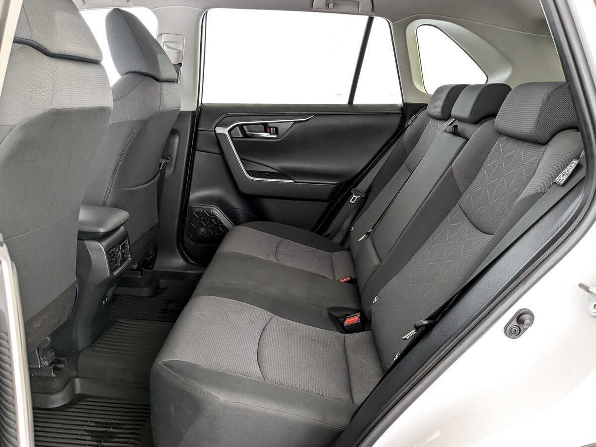 Б/У Тойота Рав4 2021 года. Фото: #11