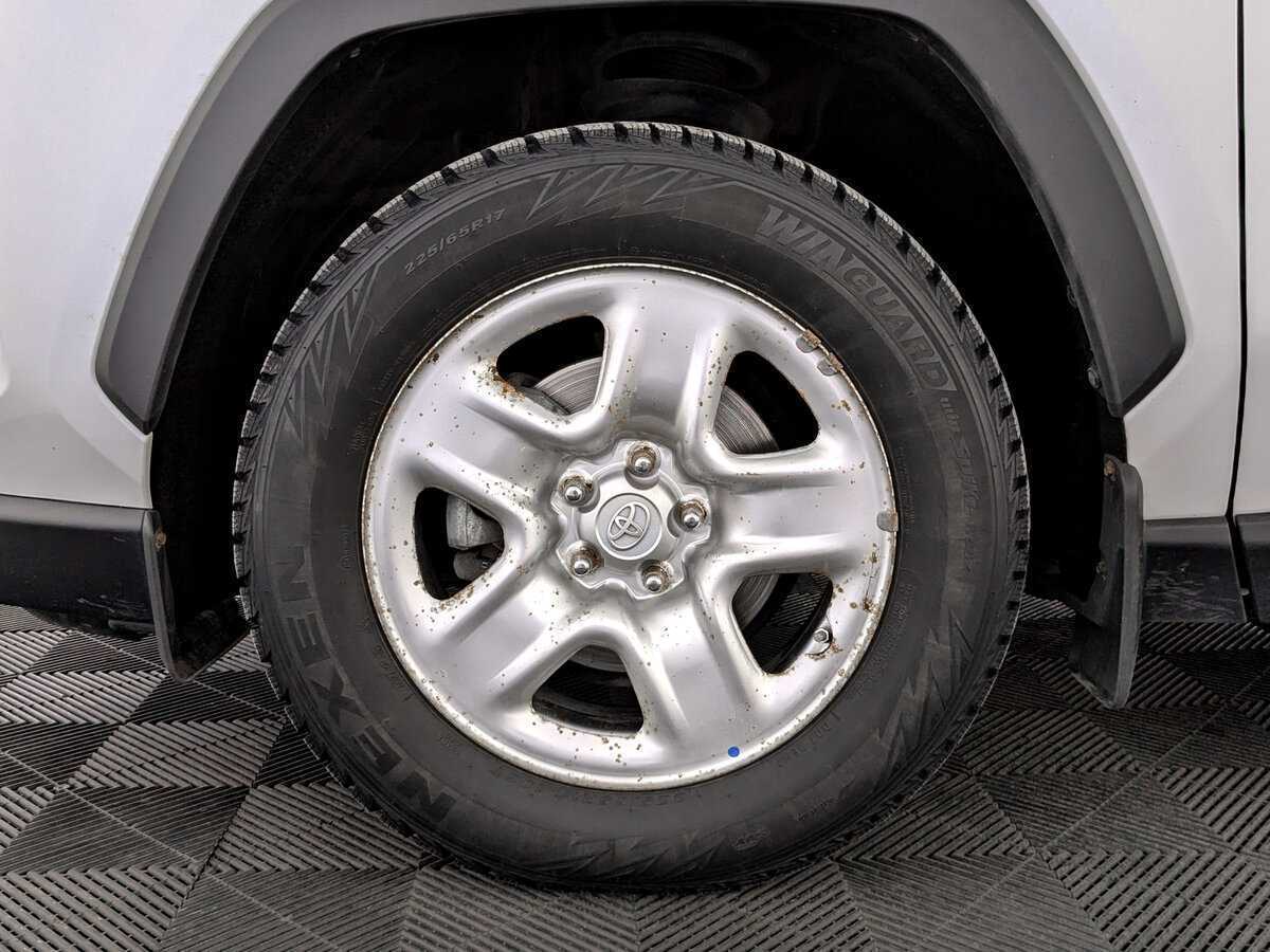 Б/У Тойота Рав4 2021 года. Фото: #17