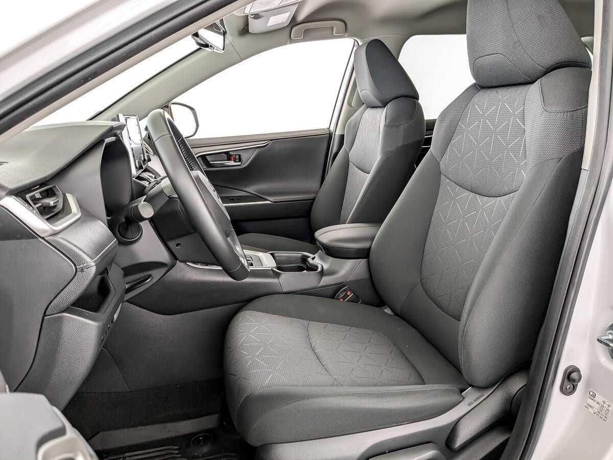 Б/У Тойота Рав4 2021 года. Фото: #19