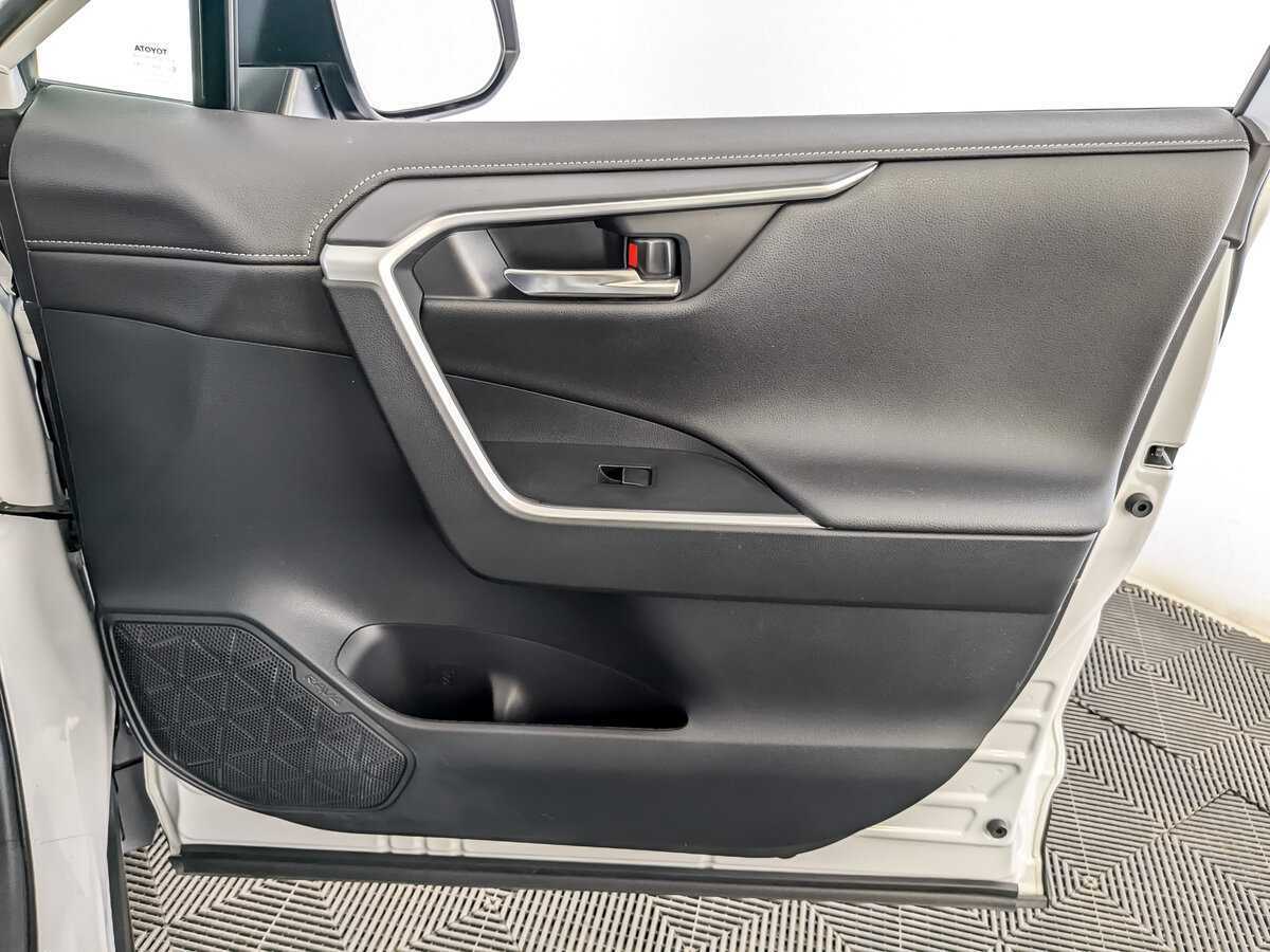 Б/У Тойота Рав4 2021 года. Фото: #23