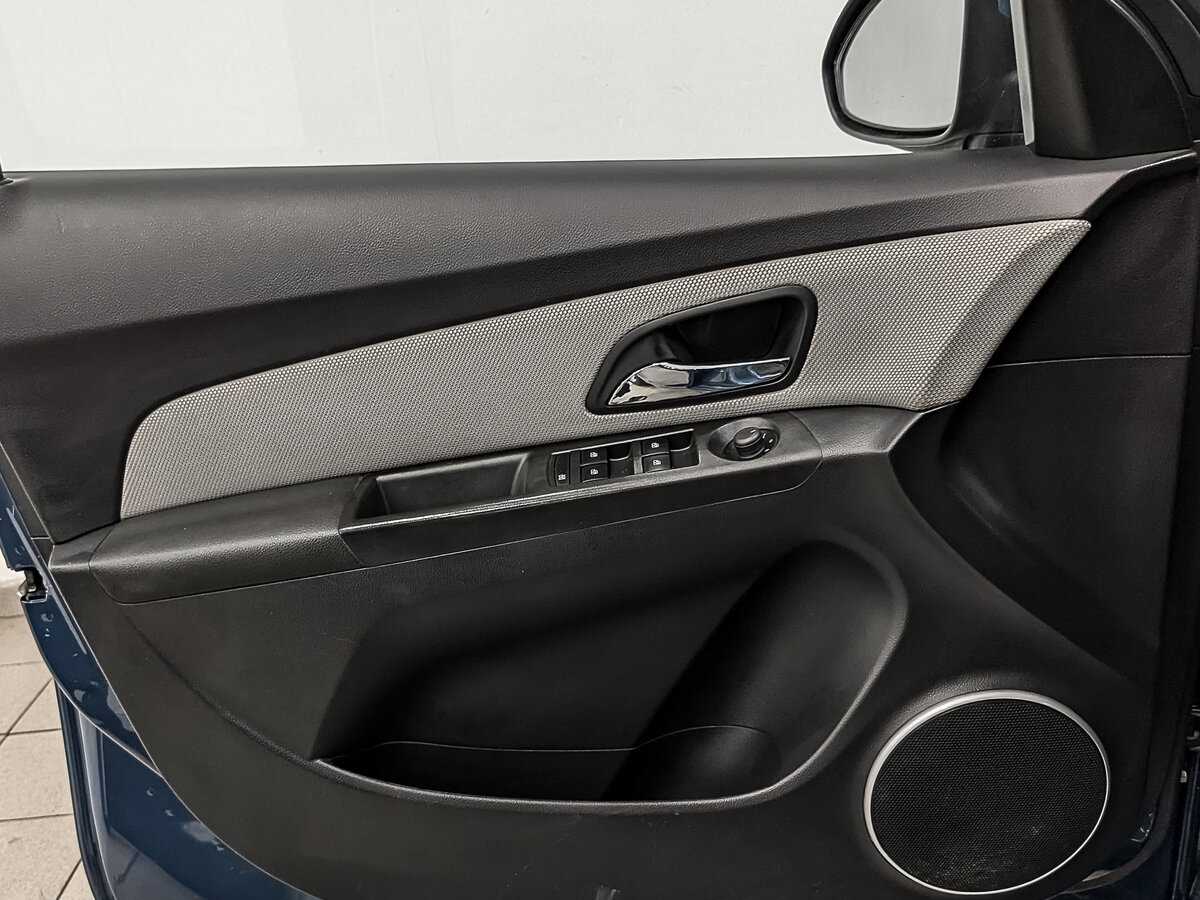 Б/У Шевроле Круз 2014 года. Фото: #18