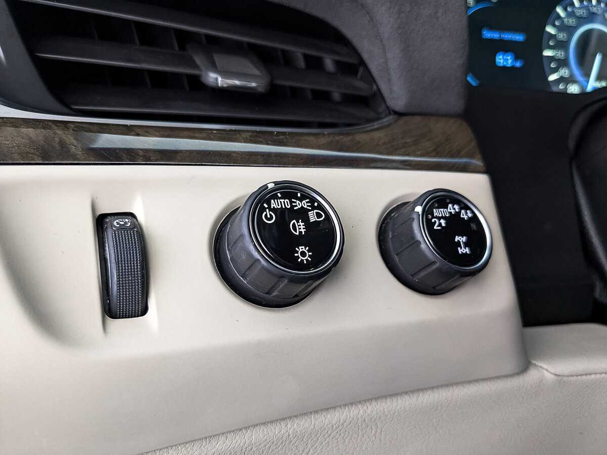 Б/У Кадиллак Эскалэйд 2018 года. Фото: #26