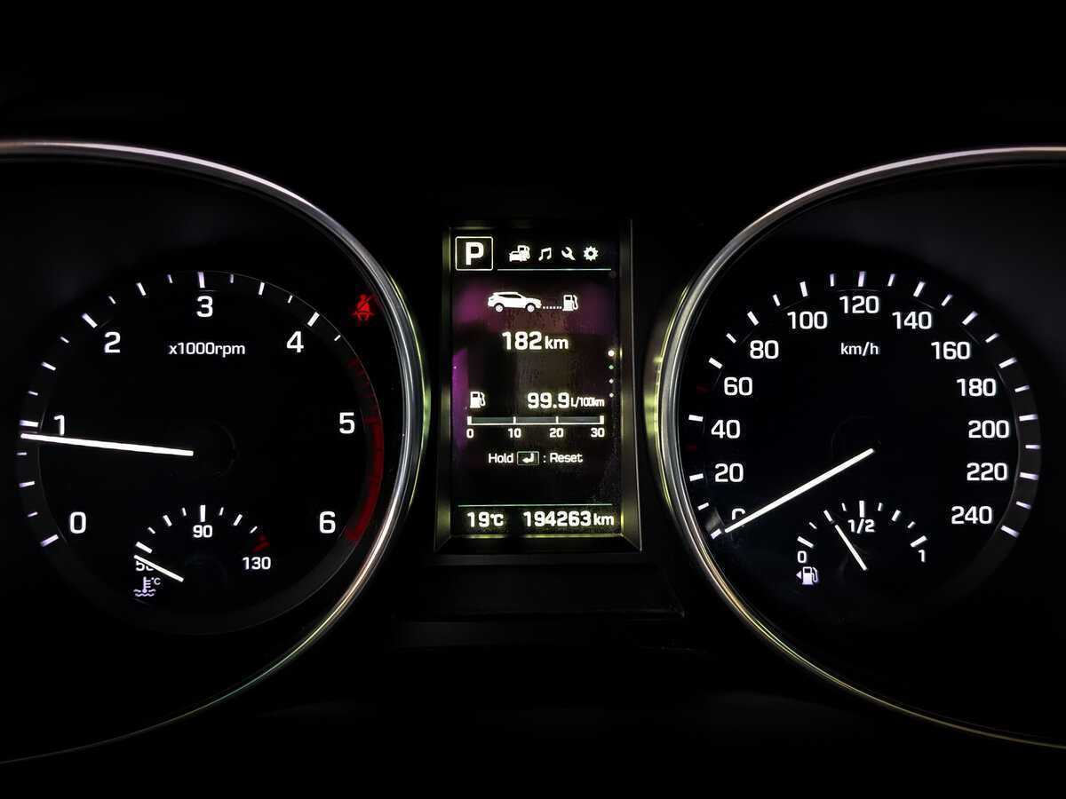 Б/У Хендай Санта Фе 2016 года. Фото: #12