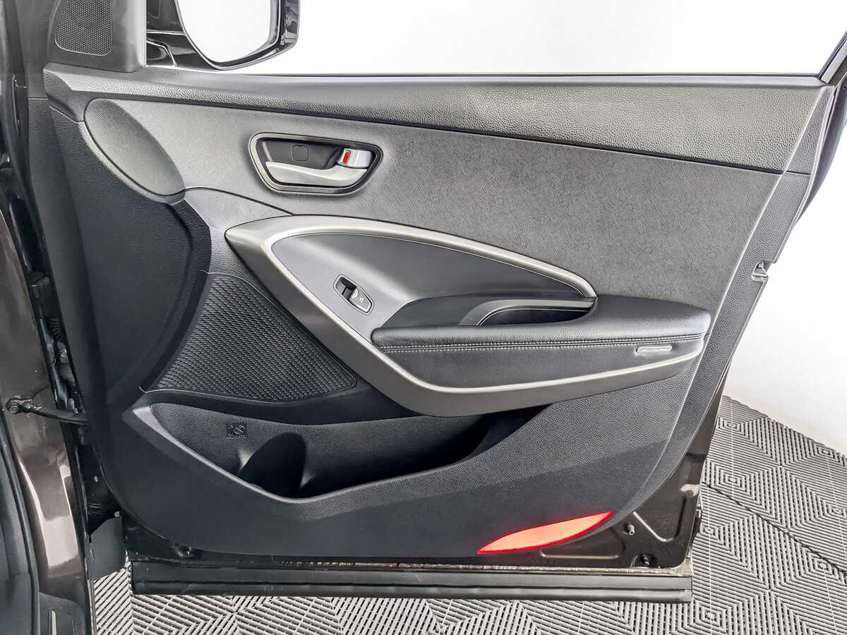 Б/У Хендай Санта Фе 2016 года. Фото: #24