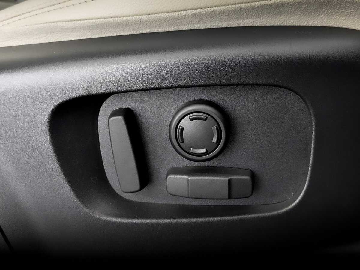 Б/У Лэнд Ровер Дискавери Спорт 2019 года. Фото: #24