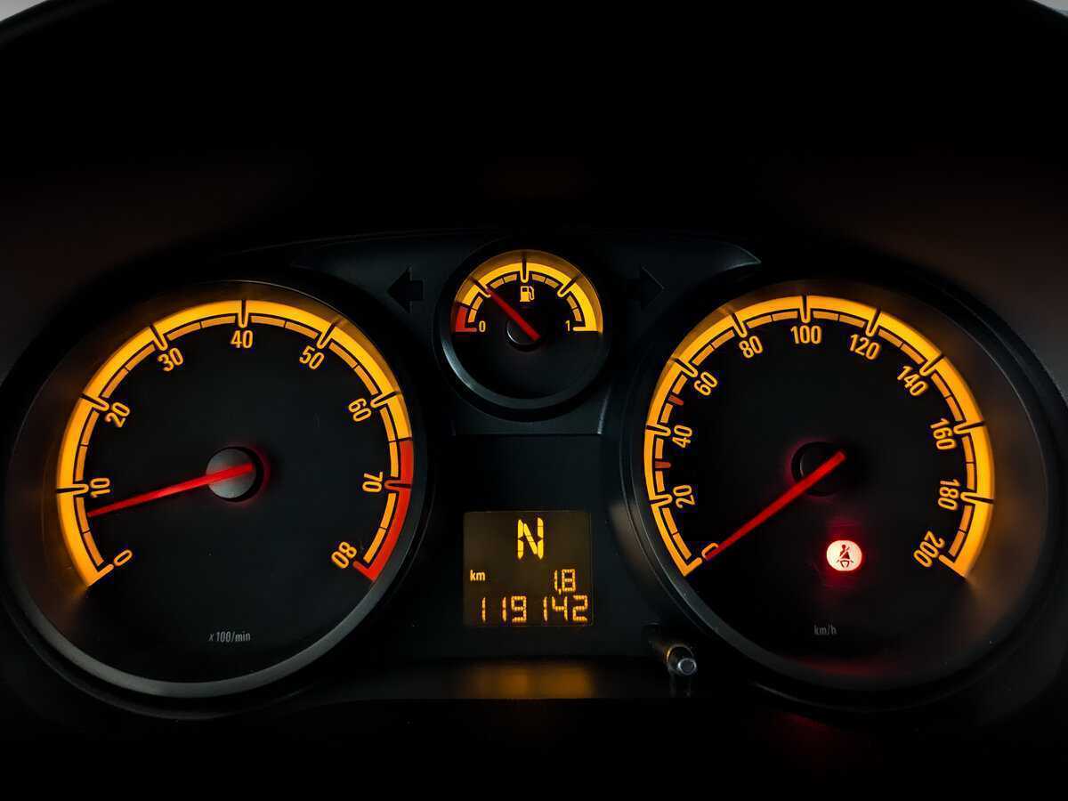 Б/У Опель Корса 2013 года. Фото: #12