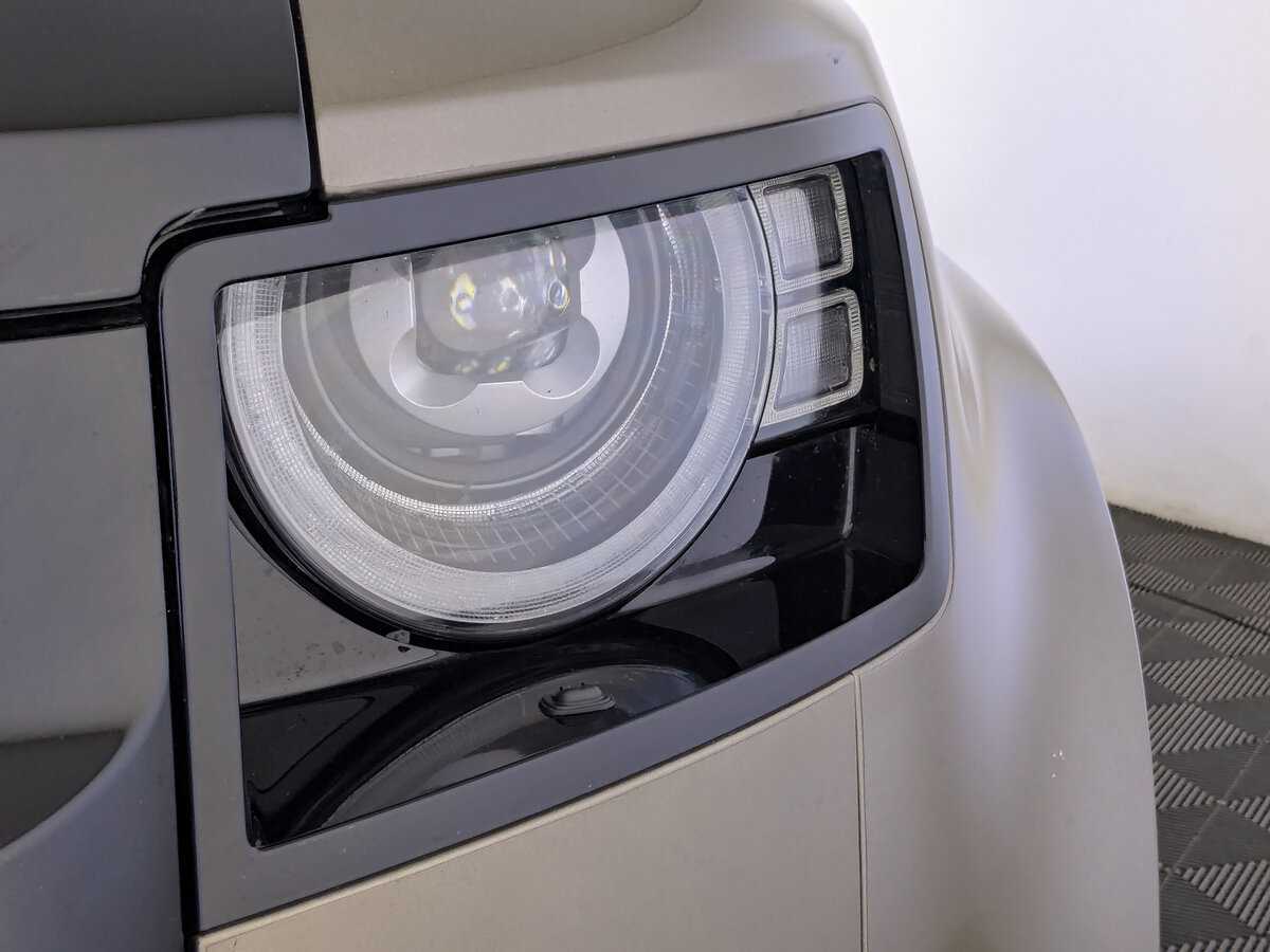 Б/У Лэнд Ровер Дефендер 2021 года. Фото: #10