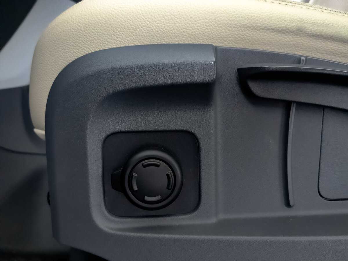 Б/У Лэнд Ровер Дефендер 2021 года. Фото: #27