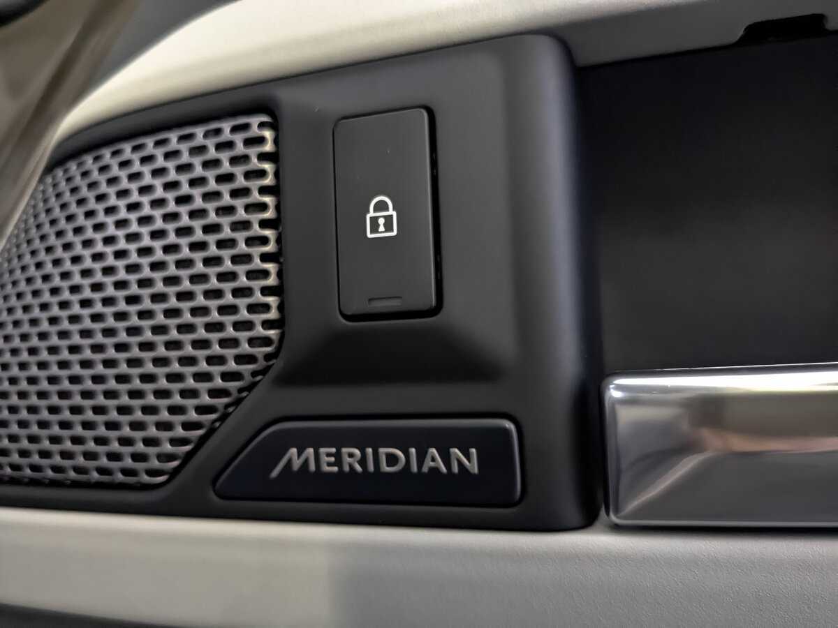 Б/У Лэнд Ровер Дефендер 2021 года. Фото: #28