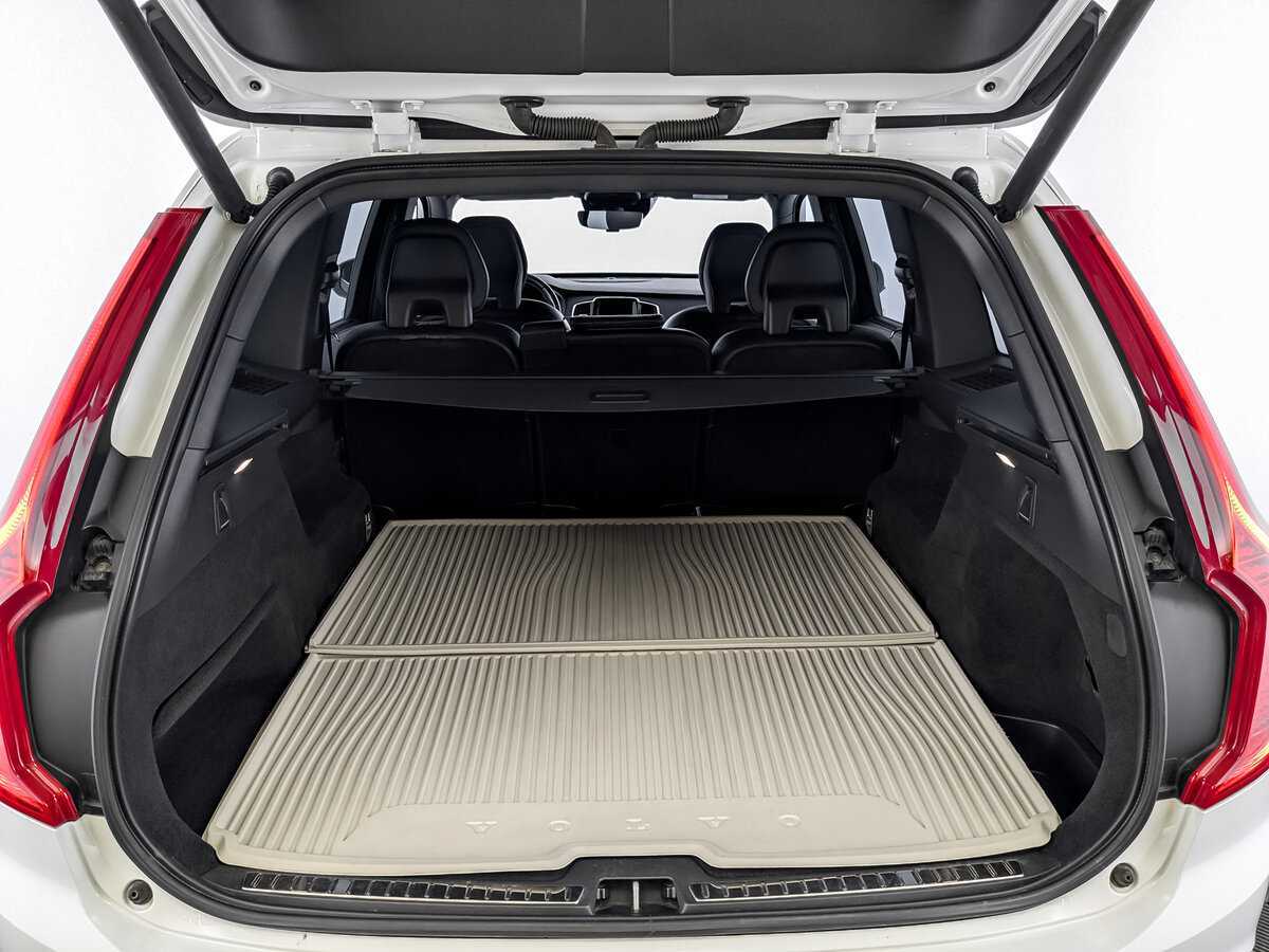 Б/У Вольво ИксЦ90 2018 года. Фото: #9