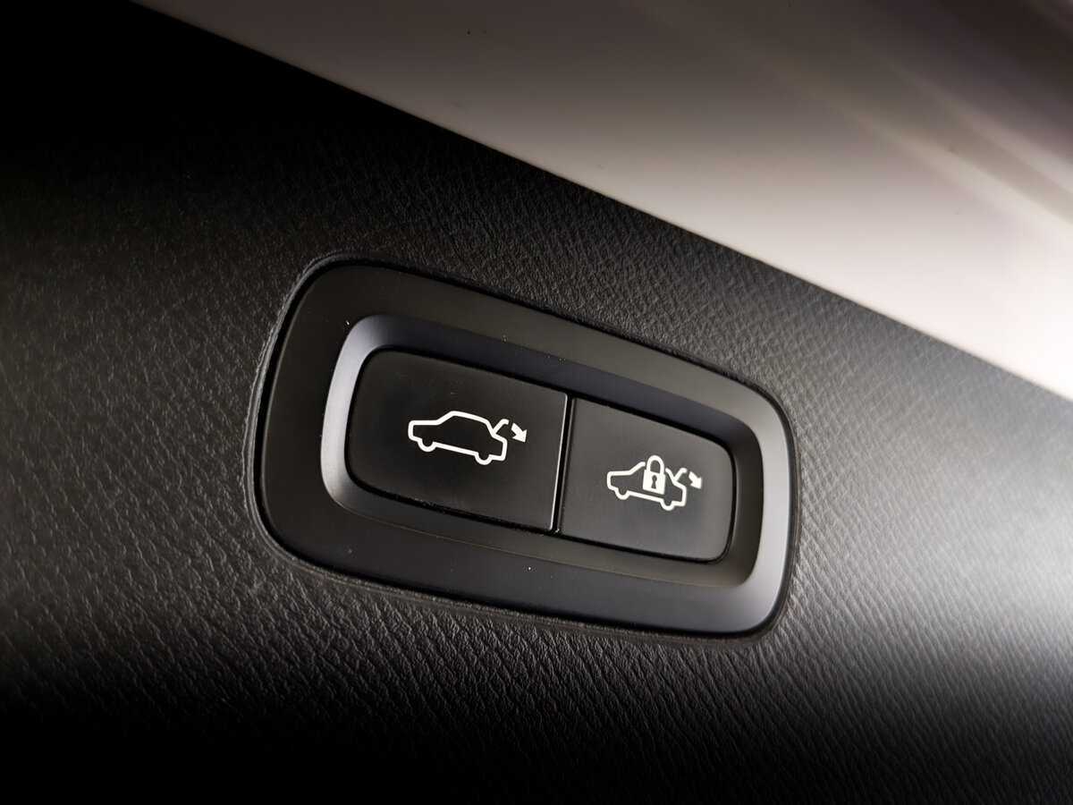 Б/У Вольво ИксЦ90 2018 года. Фото: #26