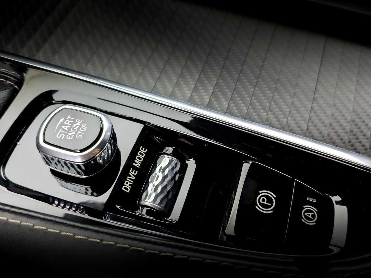 Б/У Вольво ИксЦ90 2018 года. Фото: #28