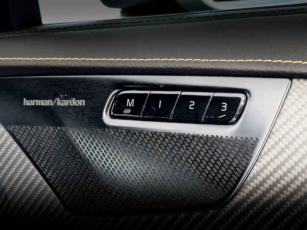 Б/У Вольво ИксЦ90 2018 года. Фото: #29