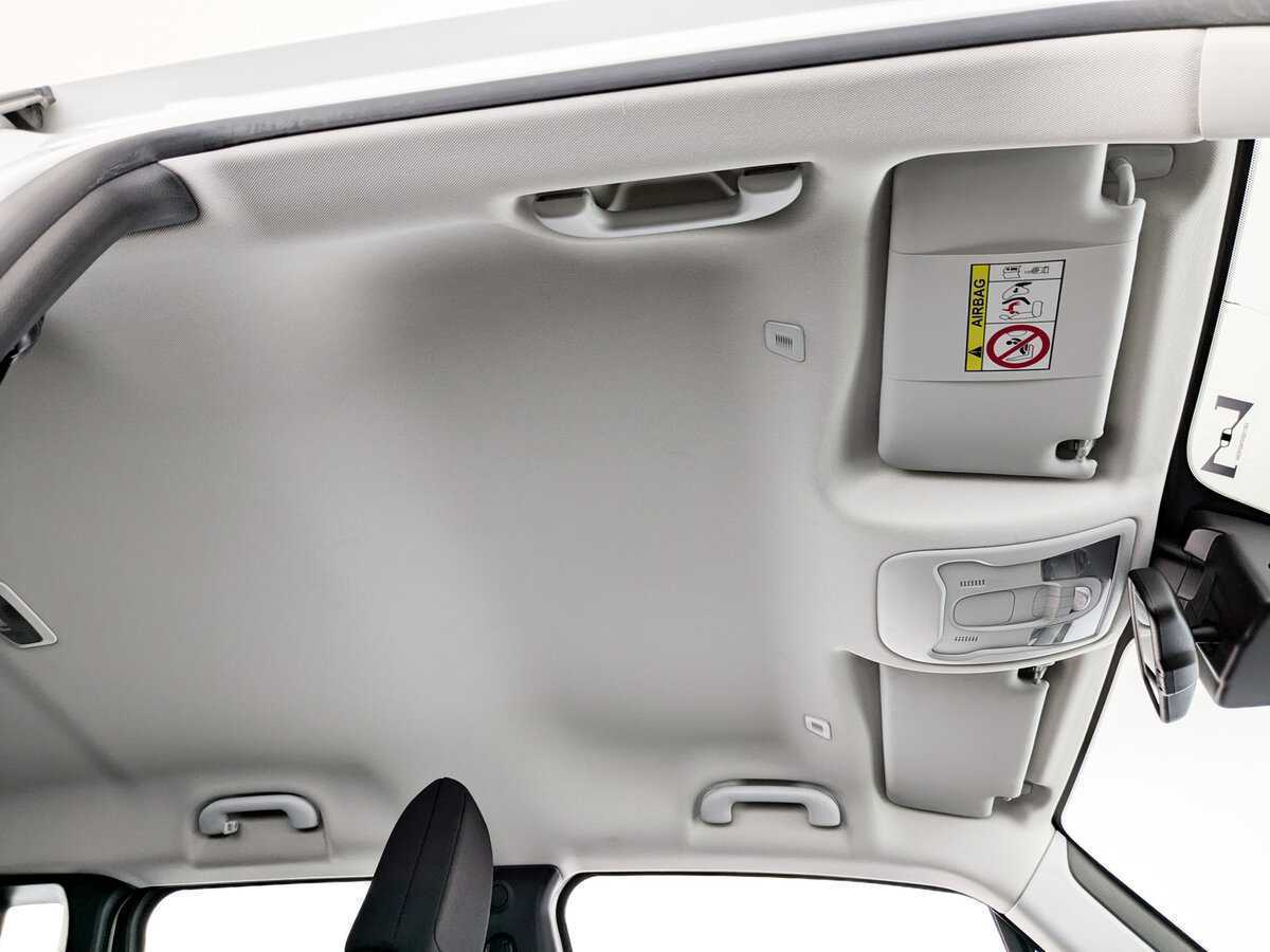 Б/У Джип Ренеджейд 2019 года. Фото: #20