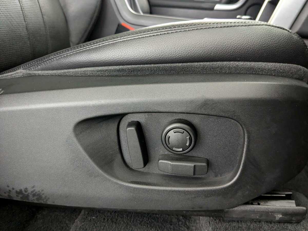 Б/У Лэнд Ровер Дискавери Спорт 2017 года. Фото: #20